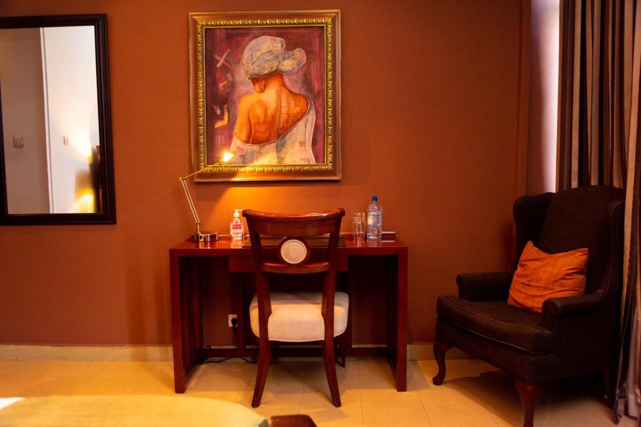 Sultani Hotel Kinshasa Extérieur photo